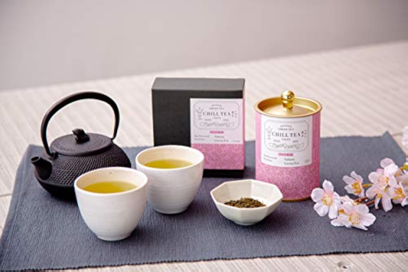 Confezione Regalo di Tè Aromatizzati prodotti da CHILL TEA Tokyo - 100% Tè Verde Giapponese in Foglie - Tè verde SAKURA, Tè verde Zenzero e Limone) - (30 Bustine×2) 615940542