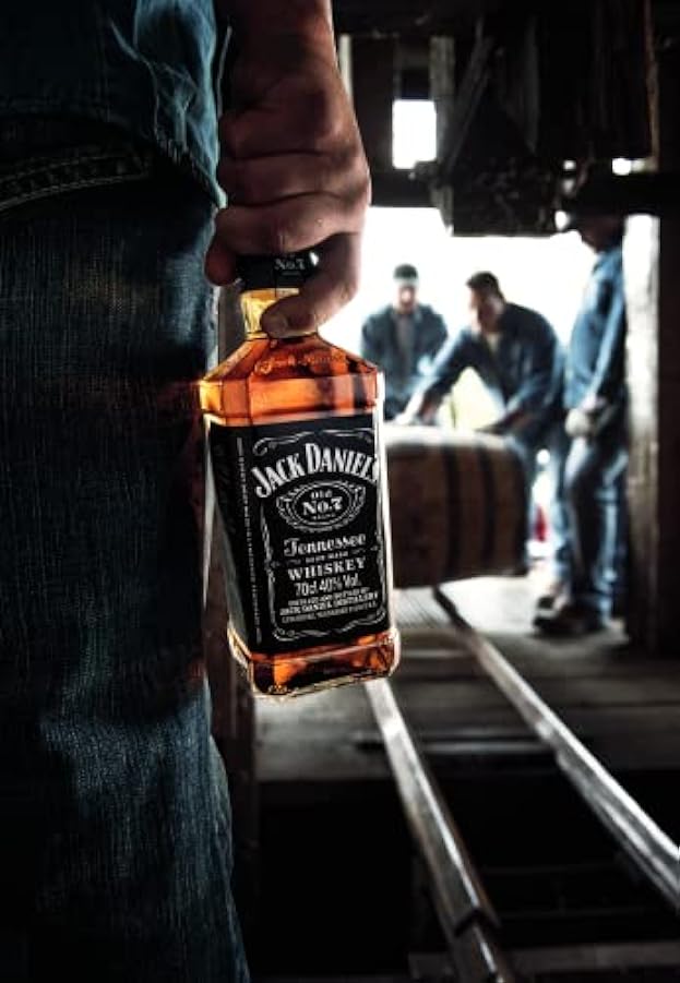 Jack Daniel’s Old No.7 Tennessee Whiskey 150cl - Whiskey filtrato attraverso il carbone. 40% vol. 164376500
