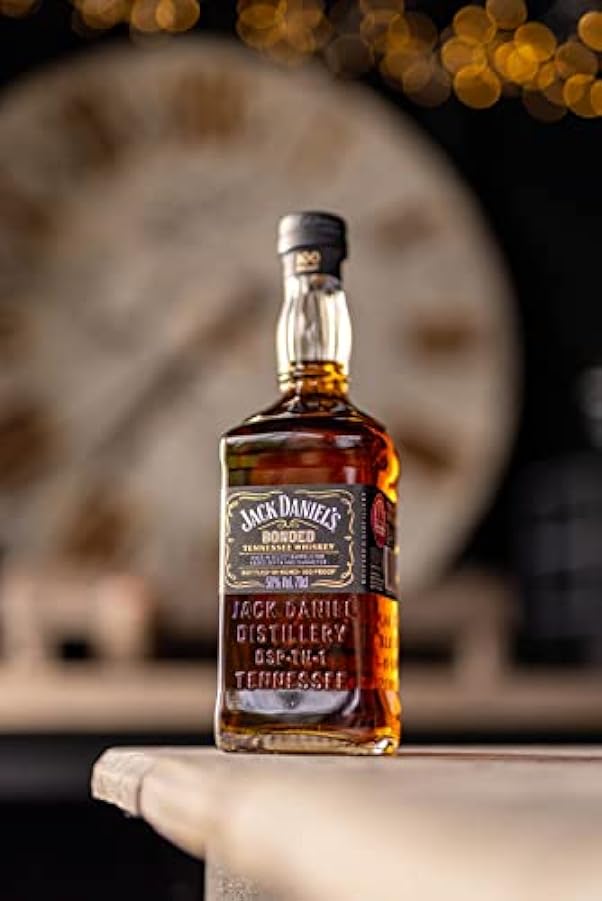 Jack Daniel´s Tennessee Fire – Il tradizionale Tennessee Whiskey con un tocco di cannella. Vol 35% - 100cl & Bonded Tennessee Whiskey - Whiskey Premium invecchiato 400631434